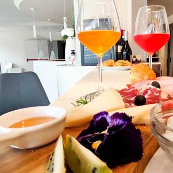 aperitivo-ristorante-frumentum-vacanze-in-umbria-perugia-hotel-le-grazie-assisi1